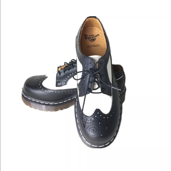 dr martens 3989 wingtip brogues